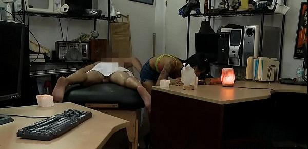  Asian gives massage to pawn dude before getting pounded